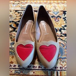 Jeffrey Campbell Women's Tan and Red Heart Leather Loafers- 9.5